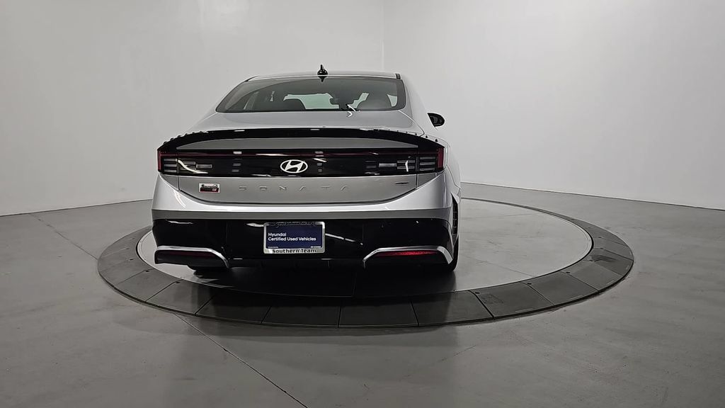 Certified 2025 Hyundai Sonata SEL AWD/4WD image 4