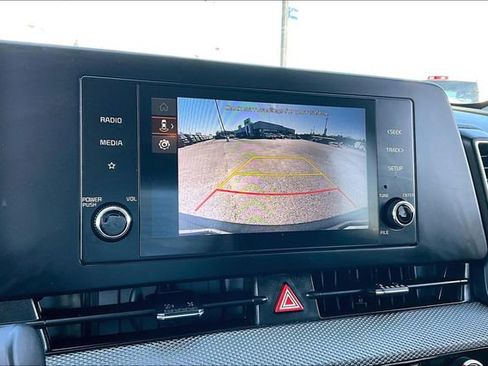 Used 2024 Kia Sportage LX image 13