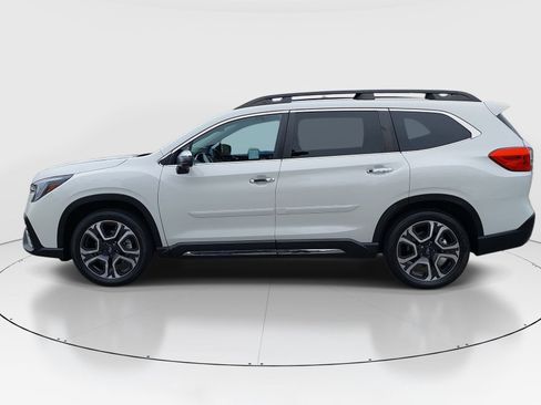 Used 2023 Subaru Ascent Touring AWD/4WD image 4