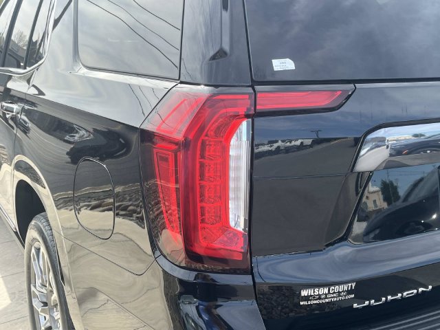 Used 2023 GMC Yukon Denali Ultimate AWD/4WD image 10