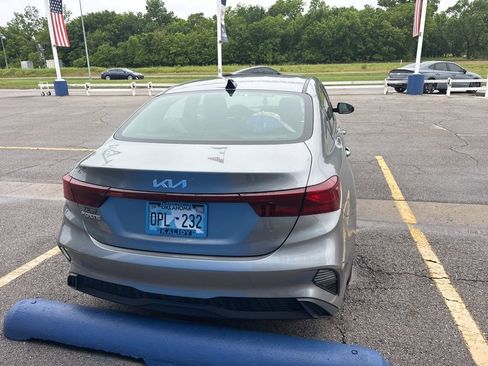 Used 2024 Kia Forte LXS w/ LXS Technology Package FWD image 5