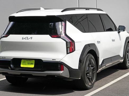 Used 2024 Kia EV9 GT-Line AWD/4WD image 53