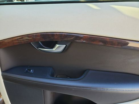 Used 2012 Volvo XC70 3.2 image 32