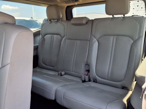 Used 2024 Jeep Wagoneer Series II w/ Flexible Seating Group RWD image 21