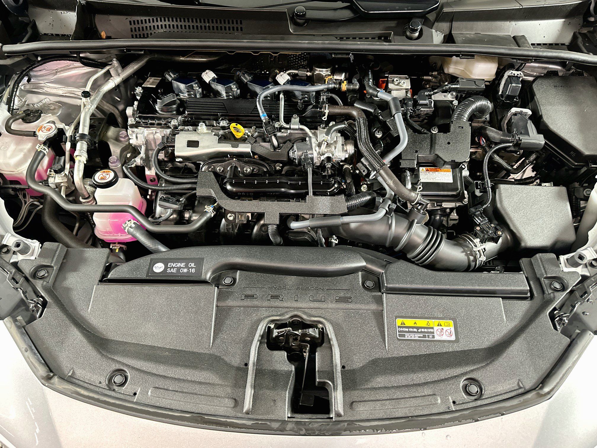 Used 2025 Toyota Prius LE FWD image 33