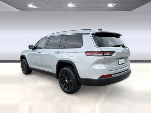 Used 2024 Jeep Grand Cherokee L Limited w/ Luxury Tech Group II image 3