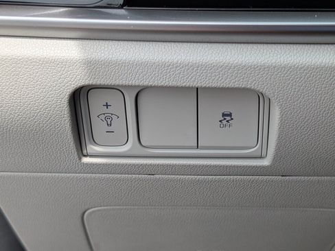 Used 2024 Kia Sorento S FWD image 21