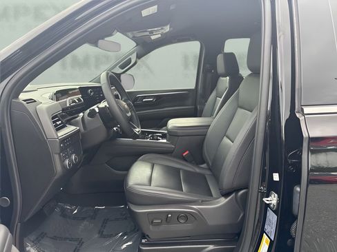 Used 2025 Chevrolet Tahoe LT AWD/4WD image 9