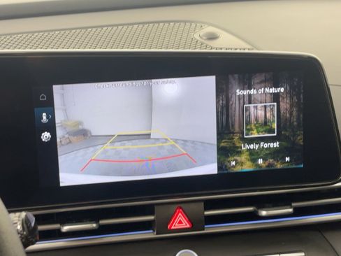 Used 2024 Hyundai Elantra SEL image 23