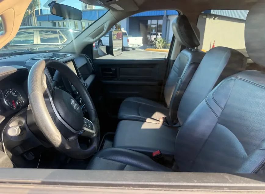 Used 2020 RAM 3500 Tradesman w/ Chrome Appearance Group AWD/4WD image 7