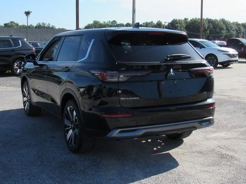 New 2025 Mitsubishi Outlander SE image 5