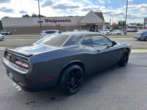 Used 2015 Dodge Challenger R/T w/ Quick Order Package 22B R/T image 5
