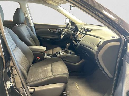 Used 2019 Nissan Rogue SV w/ Premium Package image 15