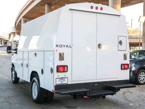 New 2026 Ford E-350 and Econoline 350 Super Duty w/ Power Equipment Group image 8