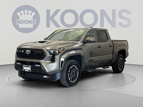 Used 2025 Toyota Tacoma TRD Sport w/ TRD Sport Premium Package AWD/4WD image 1