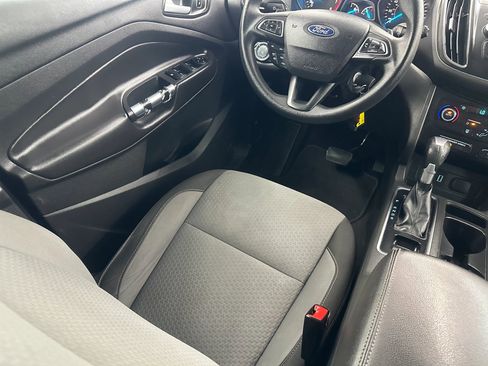 Used 2017 Ford Escape SE image 16