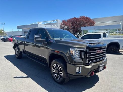 Used 2022 GMC Sierra 2500 AT4 w/ AT4 Preferred Package AWD/4WD image 4