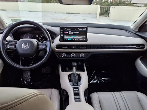Used 2023 Honda HR-V EX-L image 10