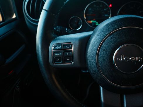 Used 2016 Jeep Wrangler Sport image 19