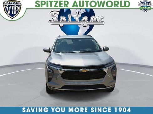 Used 2024 Chevrolet Trax LT w/ Driver Confidence Package FWD image 4