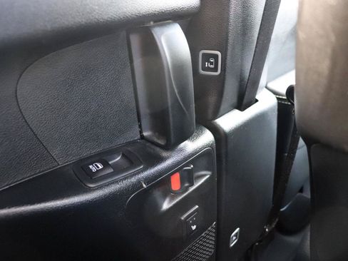 Used 2026 Chrysler Pacifica Limited FWD image 28