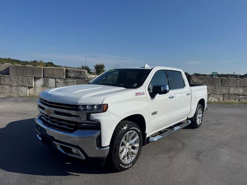 Used 2019 Chevrolet Silverado 1500 LTZ image 2