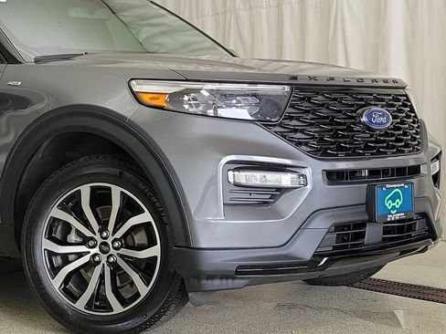 Used 2022 Ford Explorer ST-Line w/ Class IV Trailer Tow Package AWD/4WD image 6