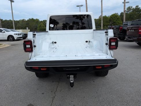 Used 2023 Jeep Gladiator Mojave w/ LED Lighting Group AWD/4WD image 12
