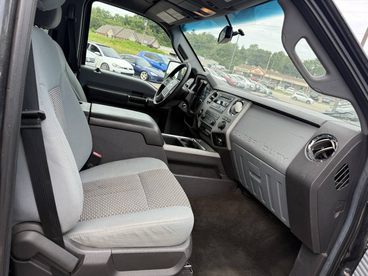 Used 2016 Ford F250 XLT w/ XLT Premium Package AWD/4WD image 14