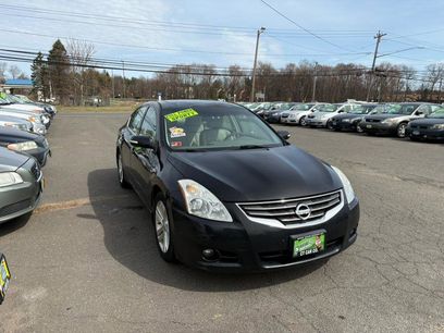 Used 2010 Nissan Altima 3.5 SR w/ Premium Pkg