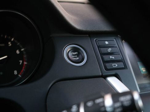 Used 2019 Land Rover Discovery Sport SE image 33