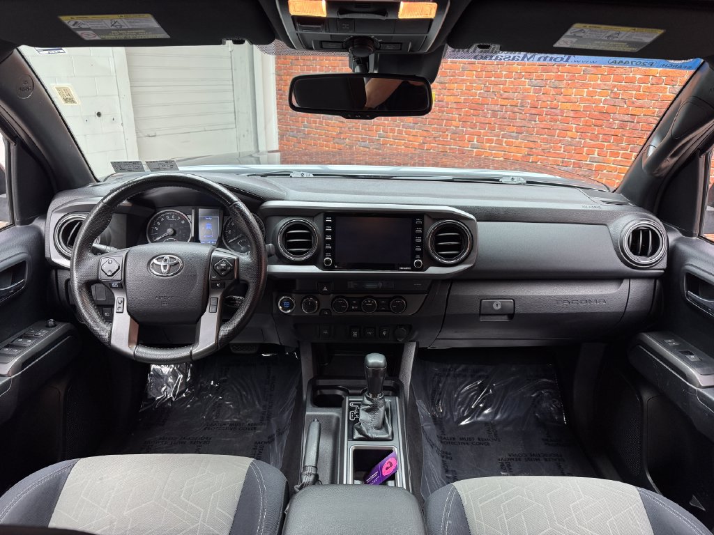 Used 2021 Toyota Tacoma TRD Off-Road AWD/4WD image 13