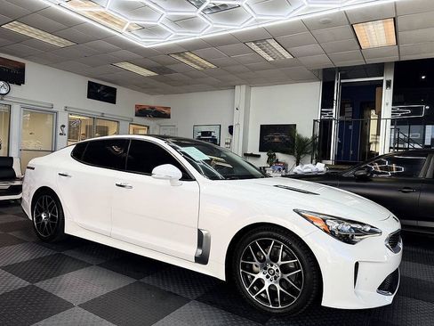 Used 2019 Kia Stinger Premium RWD image 3