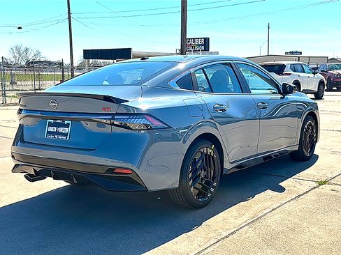 New 2026 Nissan Sentra SR w/ Floor Mat Package image 8