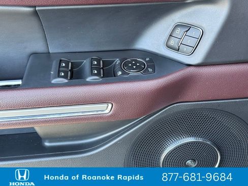 Used 2024 Ford Expedition Limited image 30