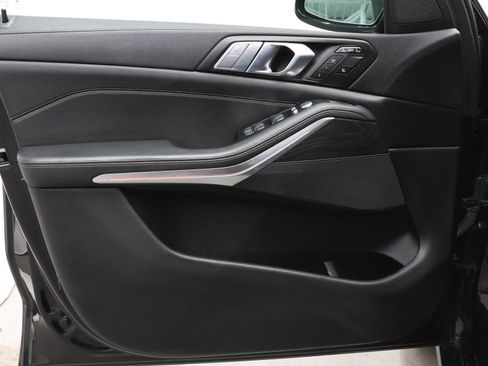 Used 2022 BMW X7 xDrive40i w/ Premium Package image 12