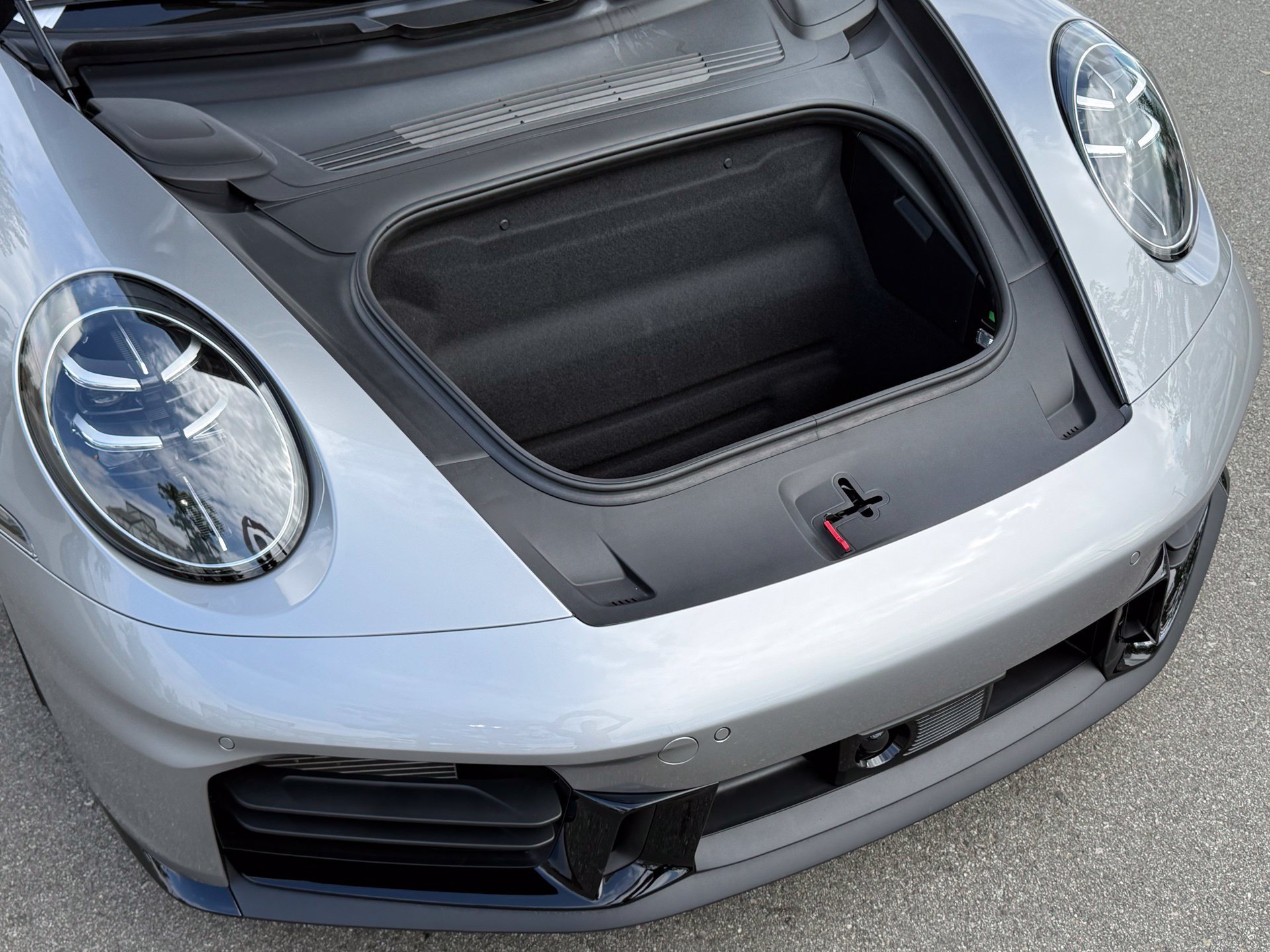 Certified 2025 Porsche 911 Carrera S RWD image 33