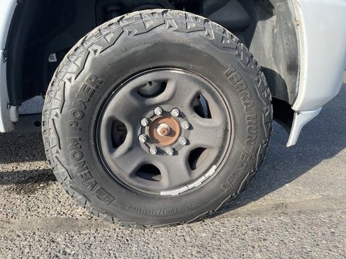 Used 2022 RAM 2500 Tradesman w/ Chrome Appearance Group image 17