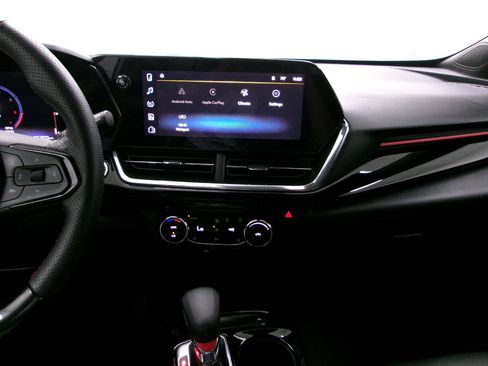 Used 2025 Chevrolet Trax RS w/ Driver Confidence Package FWD image 9