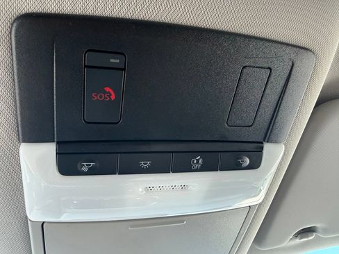 Used 2024 Nissan Rogue SV FWD image 25