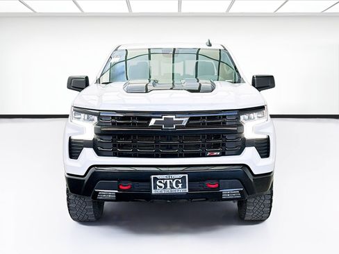 Used 2024 Chevrolet Silverado 1500 LT Trail Boss w/ Convenience Package II AWD/4WD image 2