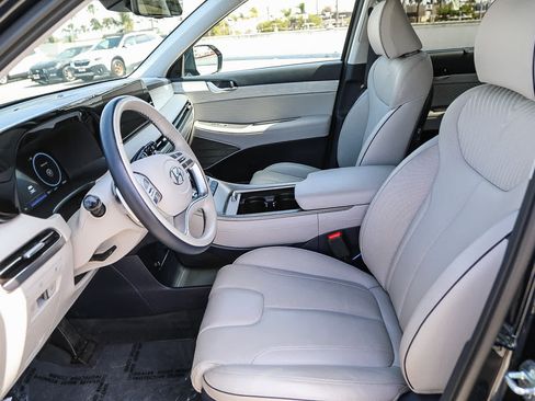 Used 2025 Hyundai Palisade Calligraphy AWD/4WD image 17