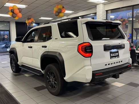Used 2025 Toyota 4Runner SR5 image 23