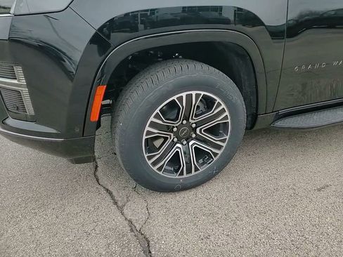 New 2026 Jeep Grand Wagoneer 4WD image 16