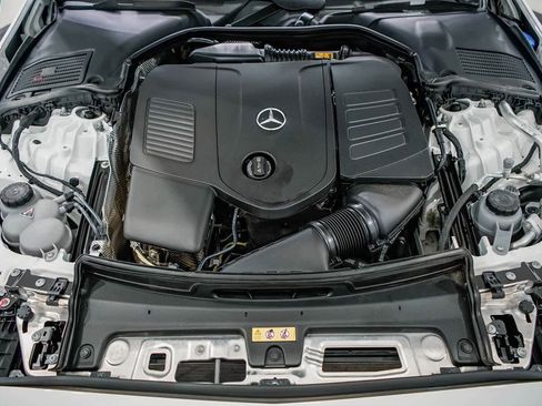 Used 2025 Mercedes-Benz C 300 Sedan image 28