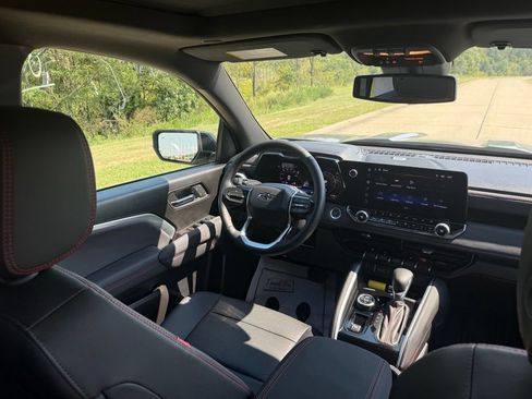 Used 2026 Chevrolet Colorado Z71 w/ Technology Package AWD/4WD image 19