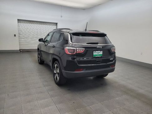 Used 2017 Jeep Compass Latitude w/ Popular Equipment Group FWD image 5