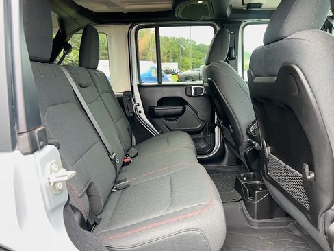 Used 2024 Jeep Wrangler Unlimited Rubicon w/ Convenience Group AWD/4WD image 25
