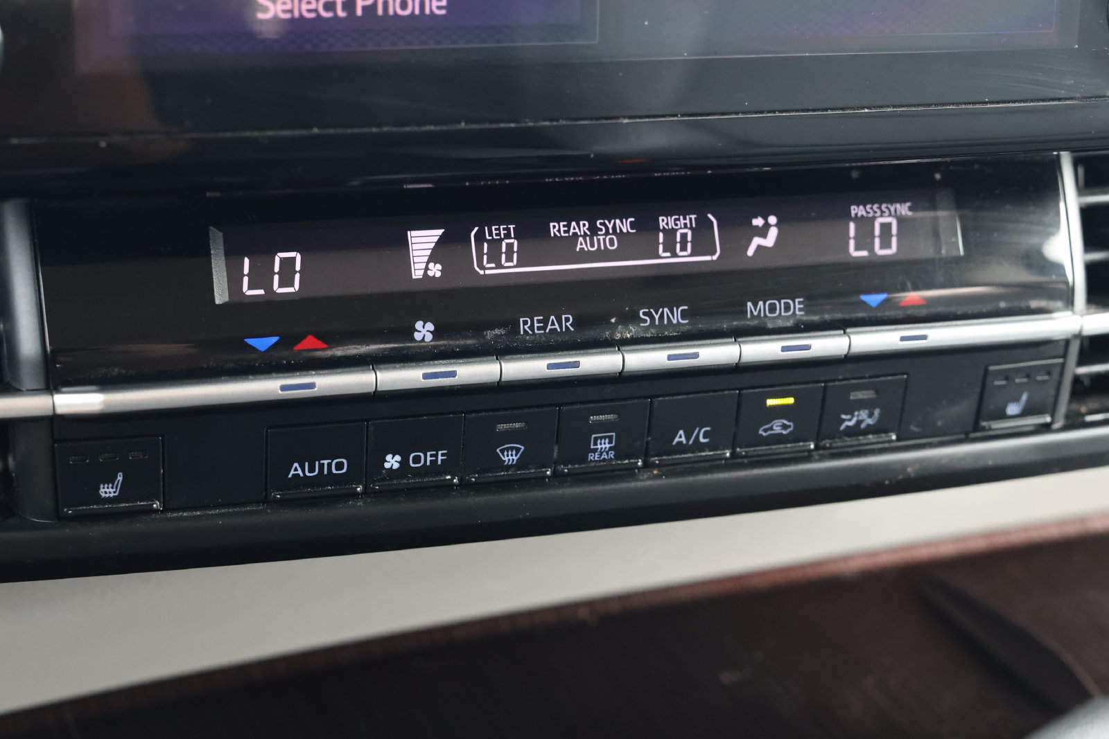 Used 2021 Toyota Sienna XLE FWD image 22