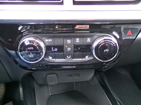 New 2026 Chevrolet Trax ACTIV w/ Driver Confidence Package FWD image 11